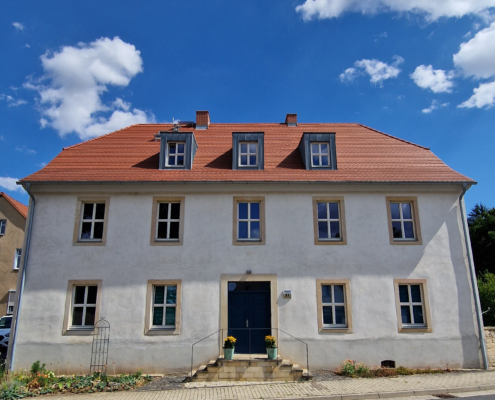 Das alte Pfarrhaus vorne Sq